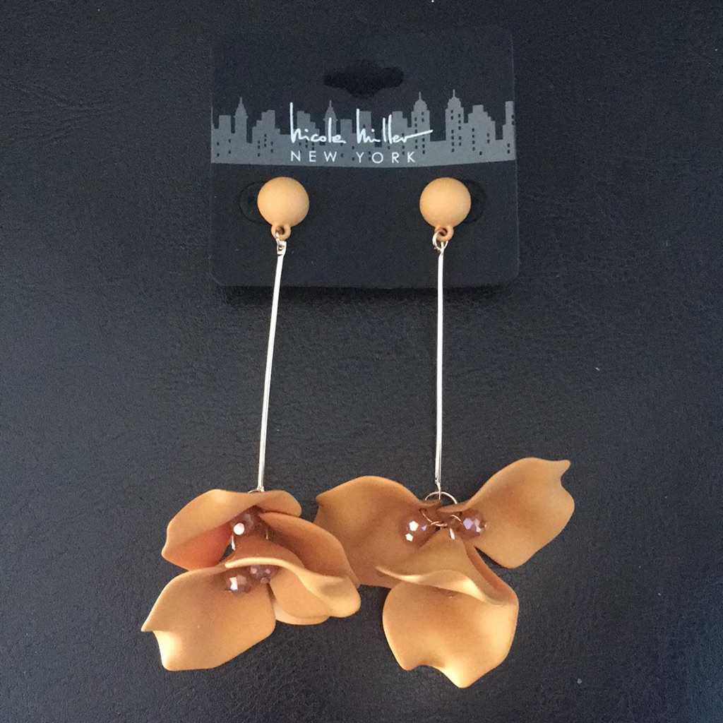 Nicole Miller Dangling 3 D Flower Mustard Earrings 29$